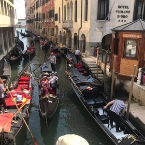 Meet your Posher, Crystal